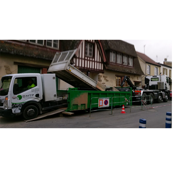 camions DMTP travaux publics Normandie sur une route